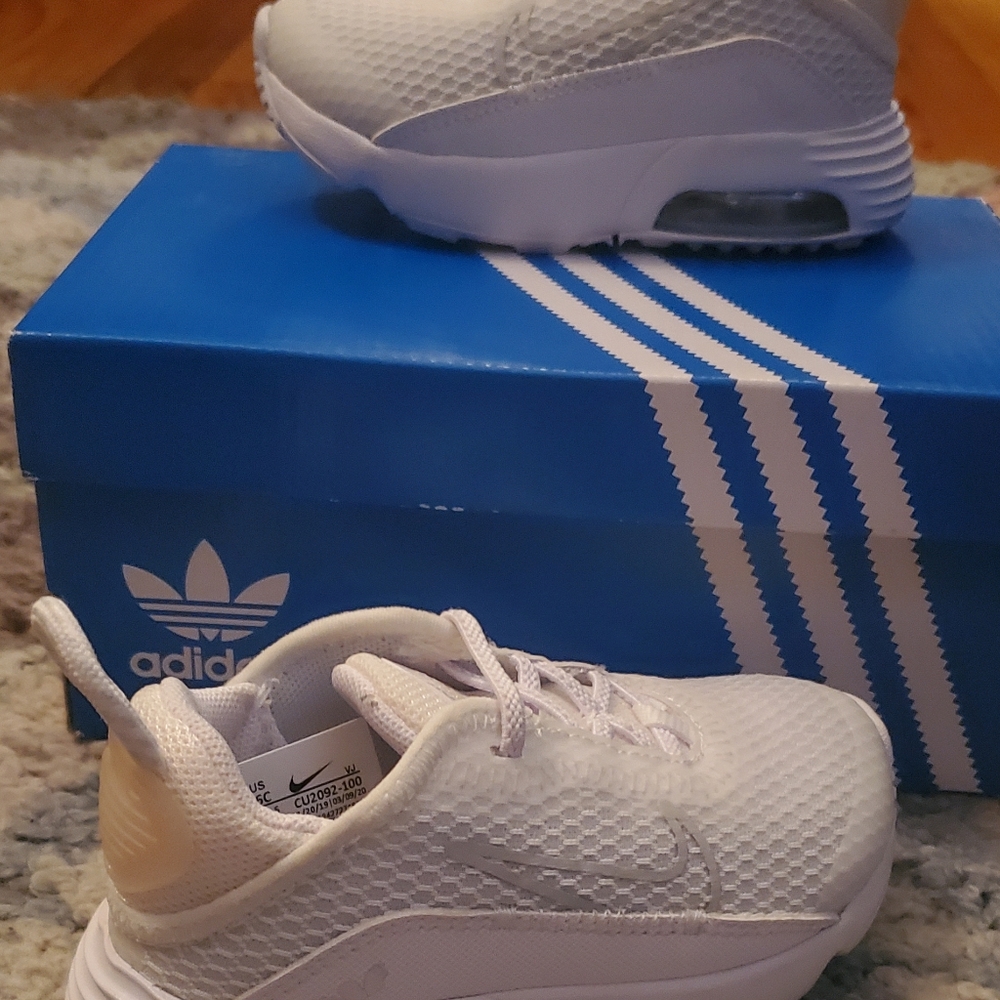 White nike infant shoes size 6c